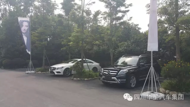 世界超模巔峰對決 官方指定座駕車影相隨_騰凱融資租賃