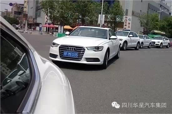 世界超模巔峰對決 官方指定座駕車影相隨_騰凱融資租賃