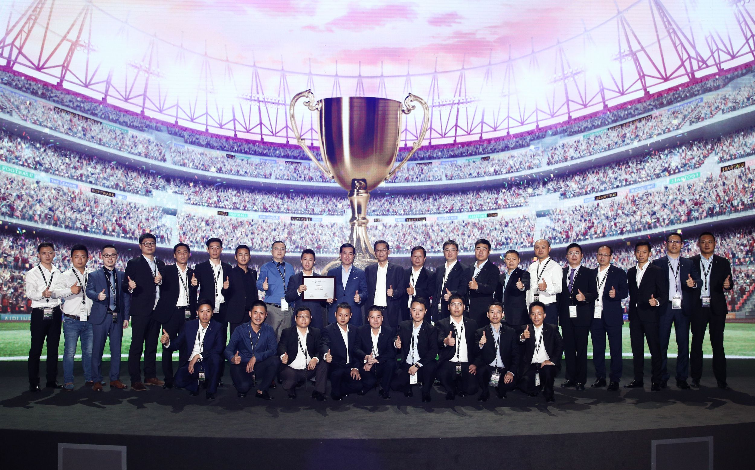 凝心聚力 成就卓越 --熱烈祝賀2016秋季梅賽德斯-奔馳全囯經銷商大會取得圓滿成功！_騰凱融資租賃